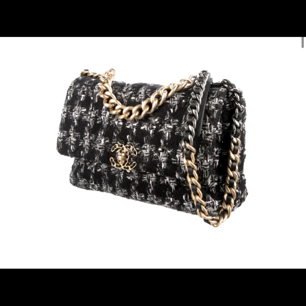 CHANEL - TWEED 19 FLAP BAG - smallest size
